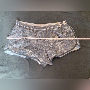 UNDER ARMOUR SHORTS